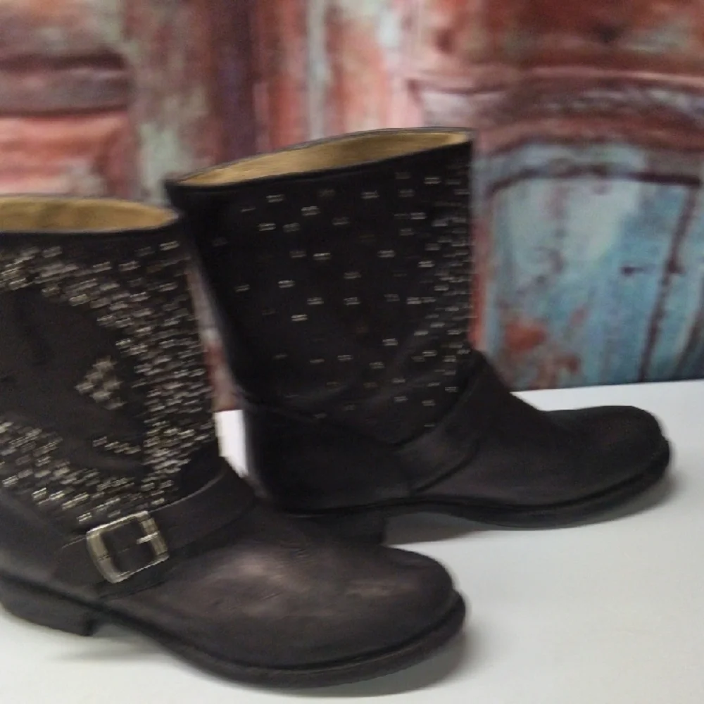 Frye Black Studded Skull Combat Boots Size 11 - Picture 6 of 11